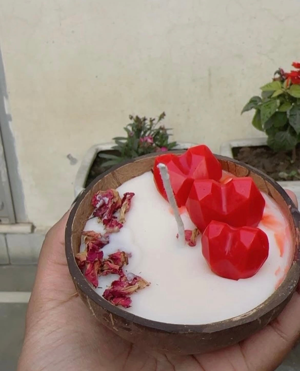 Handcrafted Soy Wax Candle in Coconut Shell | Eco-Friendly Home Décor Scented Candles